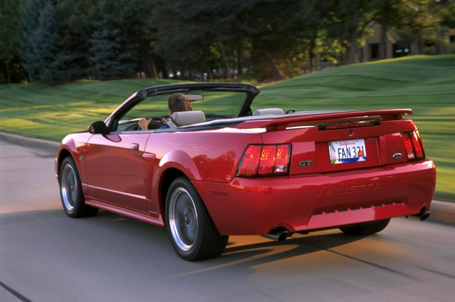  Ford Mustang GT Convertible 1999 года  (фото 49 из 74)